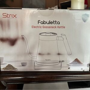 Gooseneck Black Electric Kettle Fabuletta Ultra Fast Kettle